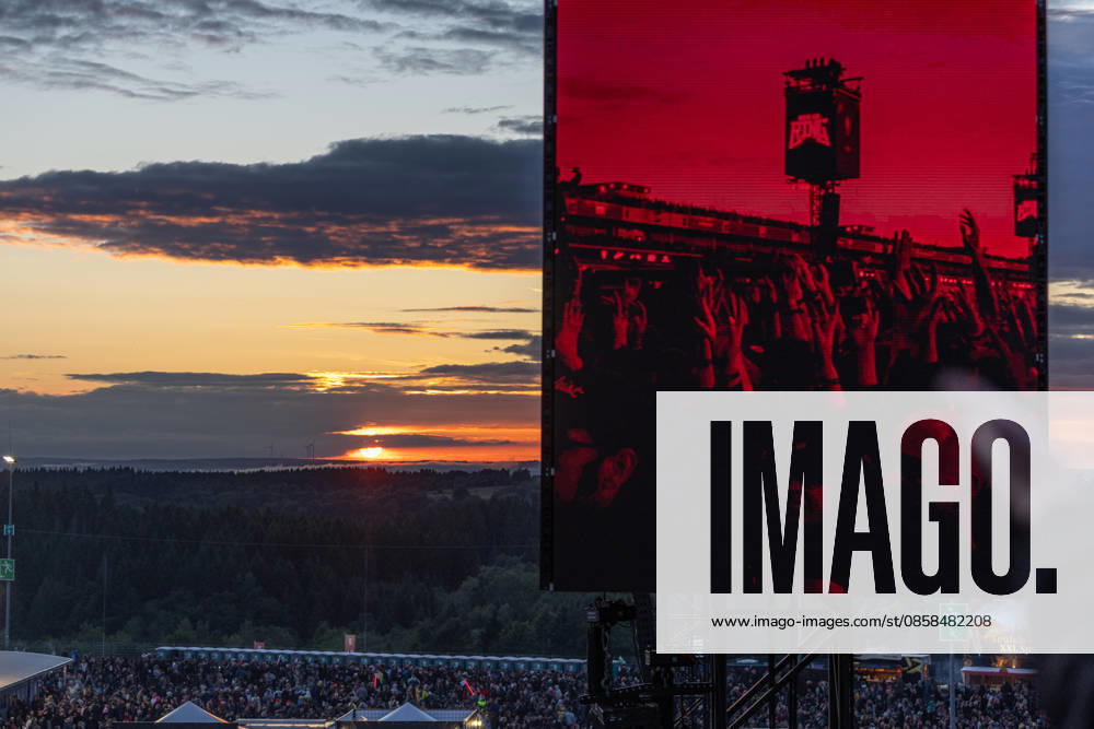 Rock am Ring 2026 05 06 26 Sunset and fire in front of the Utopia Stage First festival day on Friday, 05 06 2026, at Rock am Ring 2026 at the Nürburgring in the Eifel The three-day music festival lasts until Sunday, 07 06 2026, and is one of the largest open-air festivals in Germany Nürburg Nürburgring Rhineland-Palatinate Germany