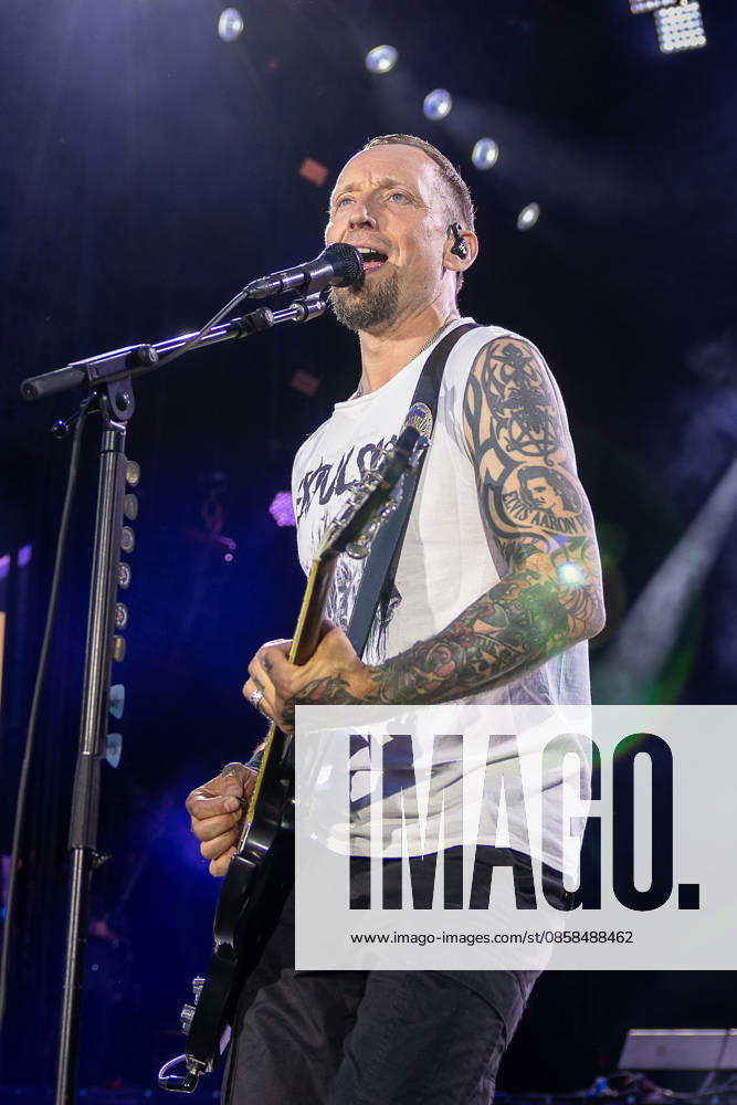 Music Festival Rock im Park 2026 Volbeat, Nuremberg, 05 06 2026 Michael Poulsen Volbeat sings and plays electric guitar on stage The singer and guitarist will also perform with the band at Rock am Ring The band will also perform at Rock am Ring on Saturday Nuremberg Bavaria Germany 20260605-286A8083-M4000