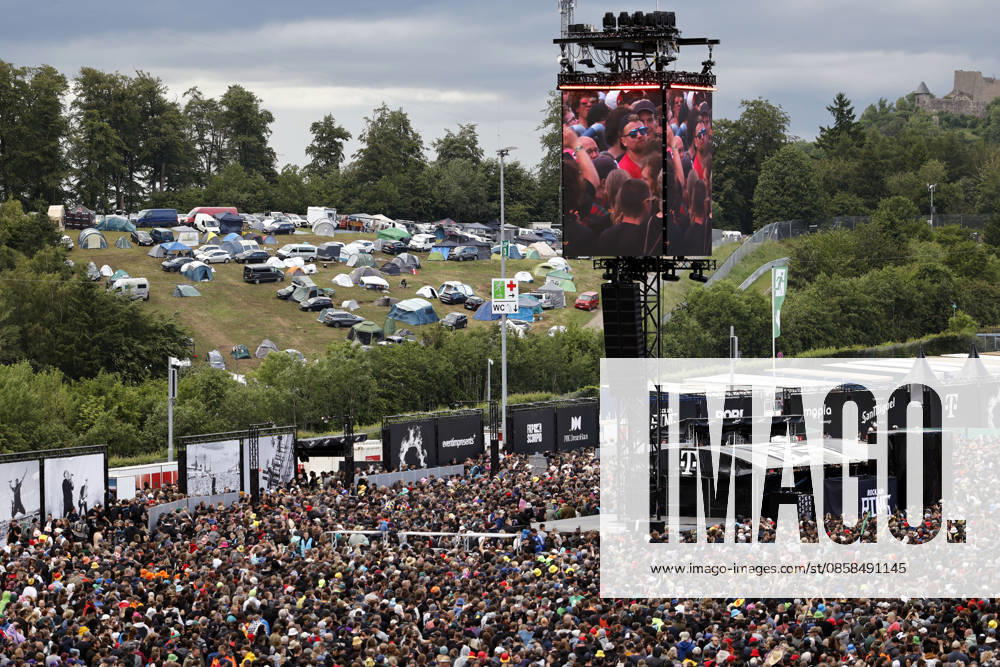 Impression of the spectators and camping sites near the Utopia Stage at Rock am Ring RaR 2026 Rock am Ring is a music festival founded by Marek Lieberberg, which traditionally takes place at the Nürburgring near the town of Adenau in the Eifel region It is considered the most traditional rock festival in Germany Nürburg, 05 06 2026 Rhineland-Palatinate Germany