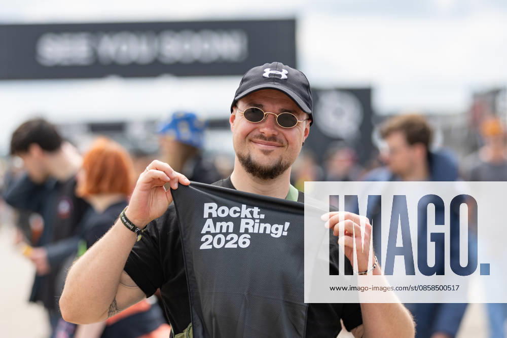 Rock am Ring 2026 06 06 26 Admission time The grounds are filling up Good-humored visitors at the entrance area Second festival day on Saturday, 06 06 2026, at Rock am Ring 2026 at the Nürburgring in the Eifel The three-day music festival takes place from 5 to 7 June 2026 and is one of the largest open-air festivals in Germany Nürburg Nürburgring Rhineland