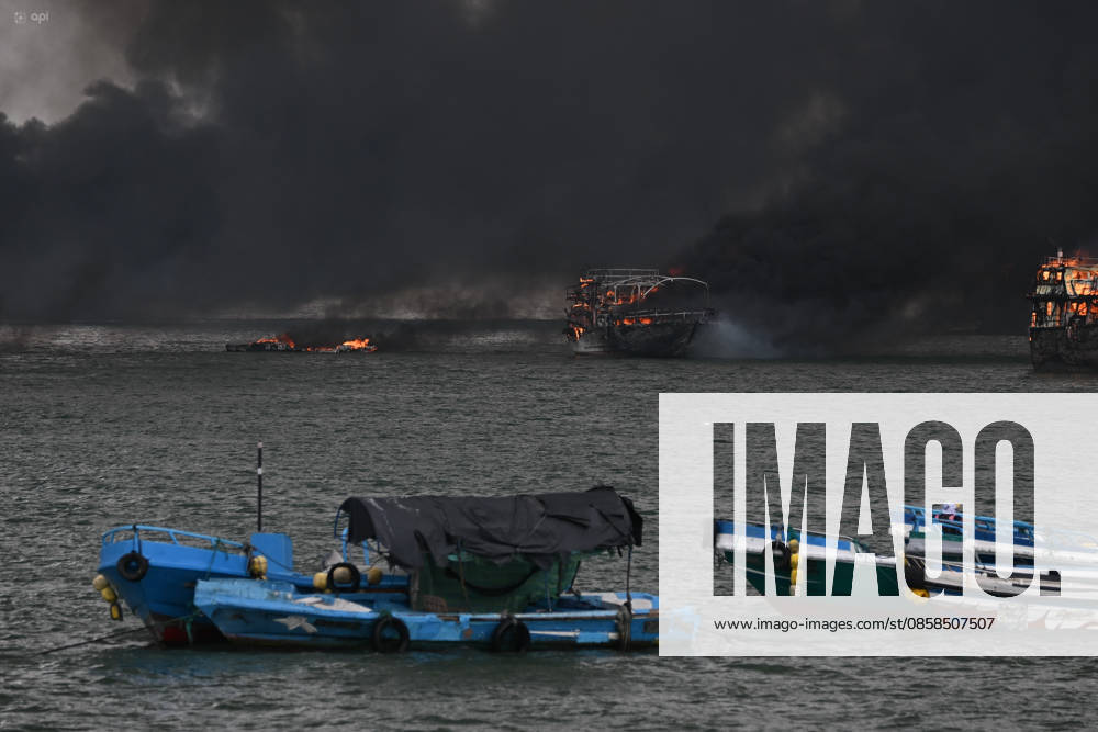 MANTA FIRE BOATS Manta, June 06, 2026 Fire of several boats in the Port of Manta API PHOTO ARIEL OCHOA Manta Manta Manabo Ecuador DIS MANTA FIRE BOATS 00e311843918229a791a00b84347c47c