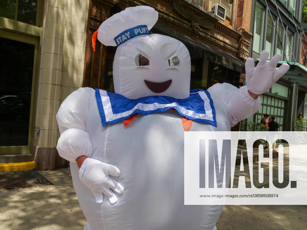 Stay Puft Marshmallow Man at Ghostbusters Day 2006 at Hook & Ladder 8 Tribeca NYC..A street celebration fundraiser benefiting the FDNY Foundation at the beloved firehouse .famous in the Ghostbuster movie franchise with Ecto-1 vehicle displays, music,. fan merchandise and special guests. New York USA - ZUMAh156 20260606_znp_h156_004