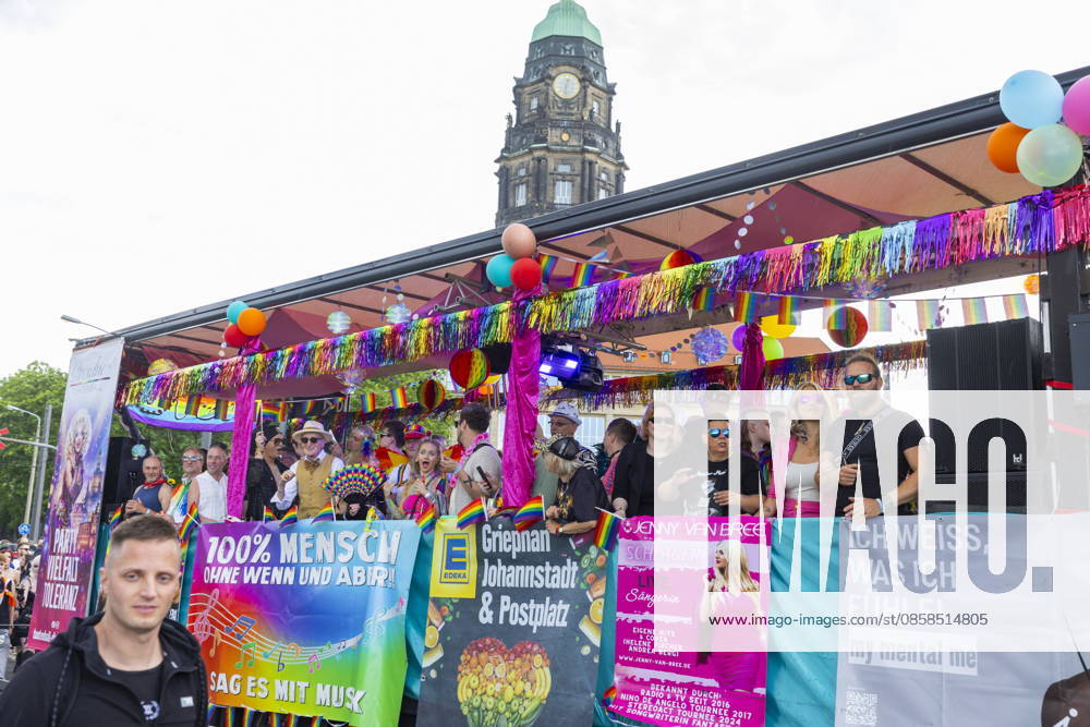 Parade Christopher Street Day in Dresden 2026 The CSD Dresden e V , sees itself as the mouthpiece of lesbians, gays, bi and trans people in Dresden and Saxony and thus also as a catalyst for the elimination of current grievances, such as the still existing discrimination of the aforementioned groups of people in e g politics and society Dresden Saxony
