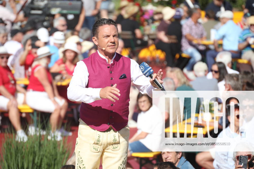 Stefan Mross on the ARD TV show Immer wieder sonntags at Europa Park Rust