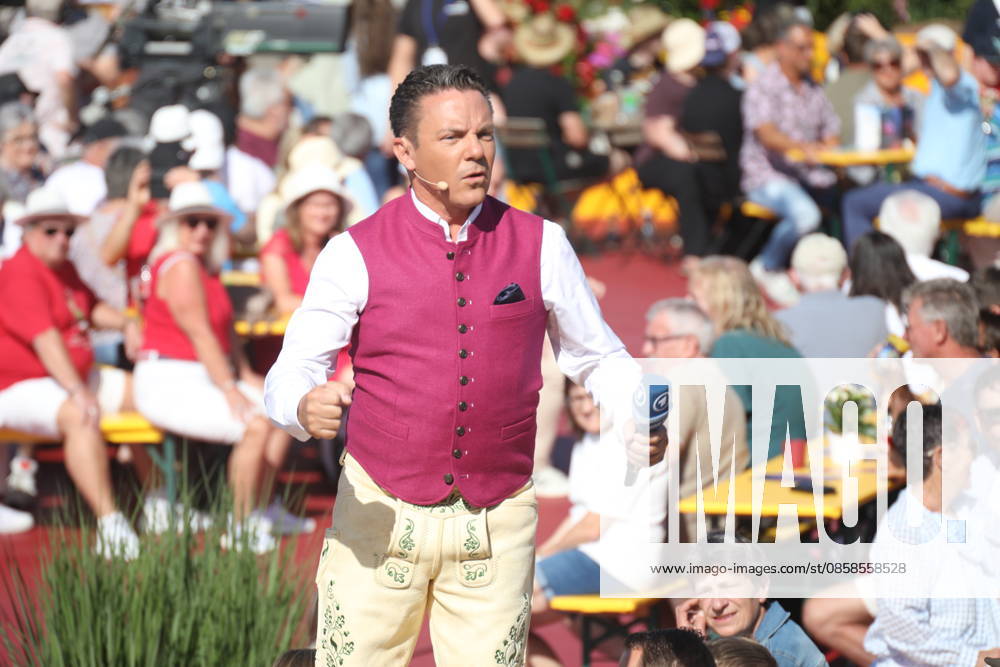 Stefan Mross on the ARD TV show Immer wieder sonntags at Europa Park Rust