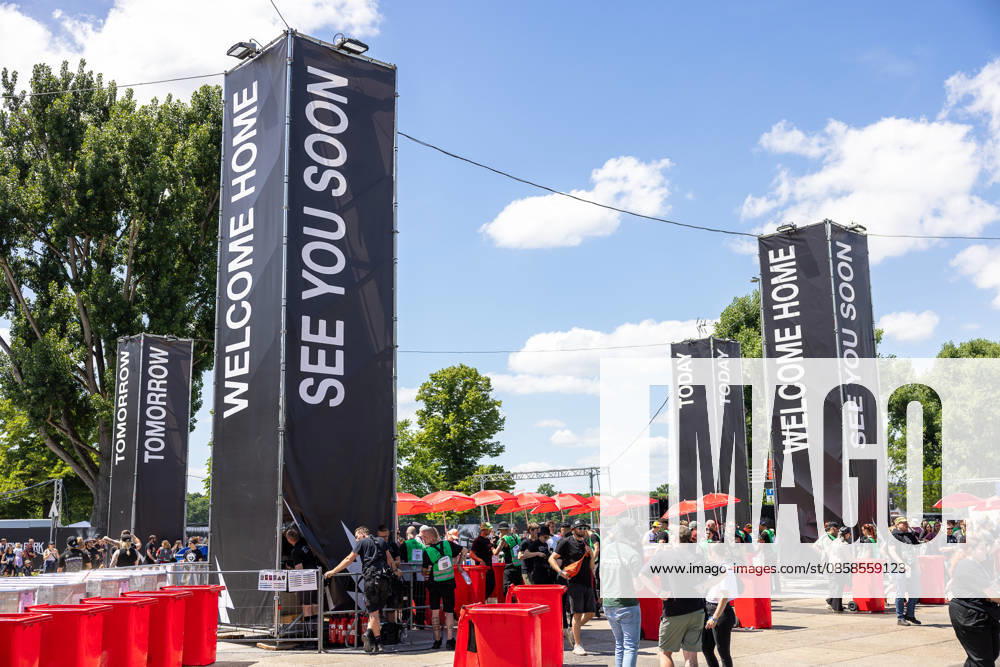 Music festival Rock im Park 2026, Nuremberg, 07 06 2026 Entrance and exit area, with labeled columns See you soon and Welcome you soon Nuremberg Bavaria Germany 20260607-286A8433-M4000