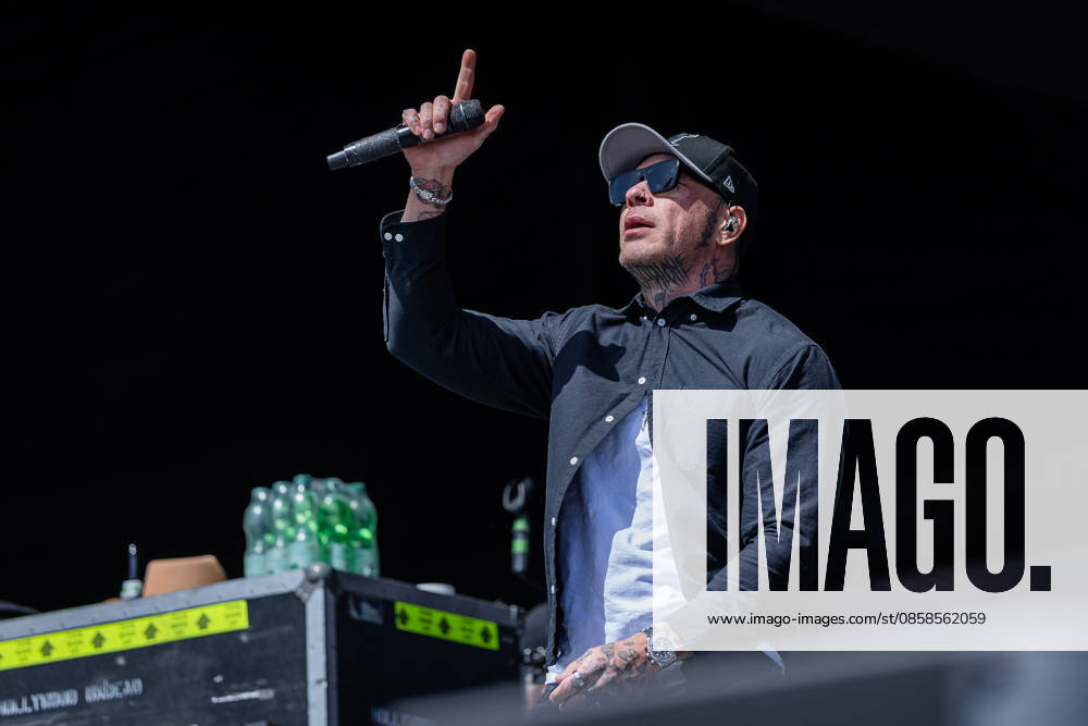 Rock am Ring 2026, Day 3, 7 6 2026 Californian rap rock NuMetal band Hollywood Undead on the Utopia Stage The traditional Rock am Ring festival at the Nürburgring in the Eifel region kicks off the festival season in Germany Rock am Ring will take place this year from 5 to 7 June Around 80 bands and artists will perform on one of the
