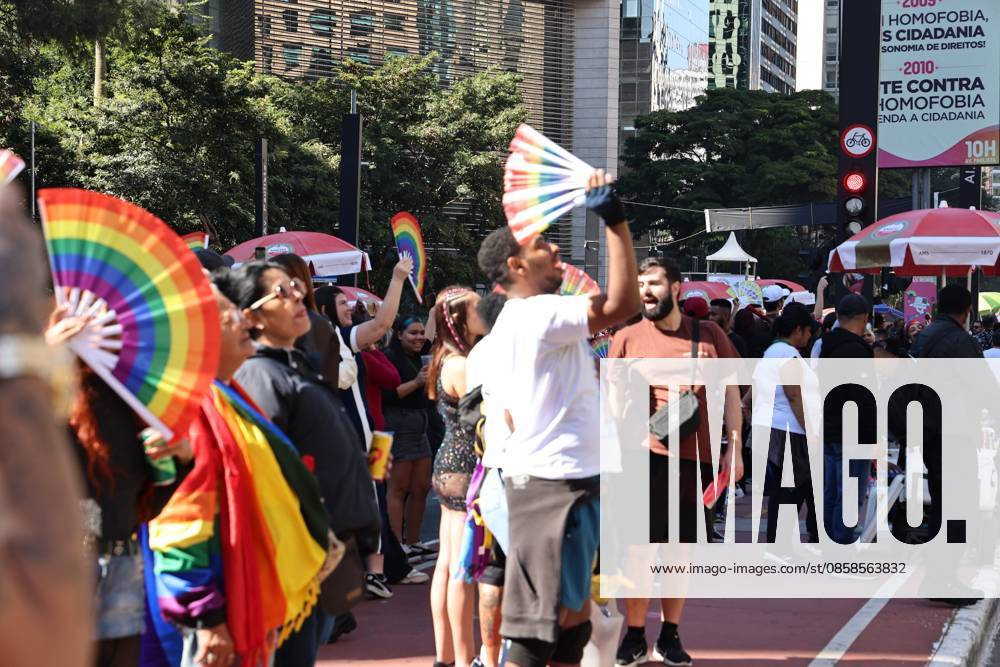 LGBT+ pride parade gathers a crowd on Paulista Avenue in Sao Paulo. Sao Paulo (SP), 07 06 2026 Culture Shows Parades Movement of participants, children, activists, drag queens, transvestites and tourists on Avenida Paulista during the 30th Sao Paulo LGBT+ Pride Parade, held this Sunday (7). The event features shows by Gloria Groove, Pabllo Vittar, Melody and other artists who perform in defense of diversity, the rights of the LGBT+ population and political participation, with the gathering in front of MASP and a parade of floats along Avenida Paulista and Consolacao.(Foto: Leco Viana Thenews2 imago images) LGBT+ pride parade gathers a crowd on Paulista Avenue in Sao Paulo.