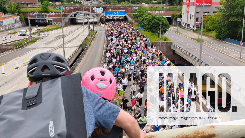 The ADFC is organizing the 50th bicycle rally this Sunday Tens of thousands of people are enjoying the ride