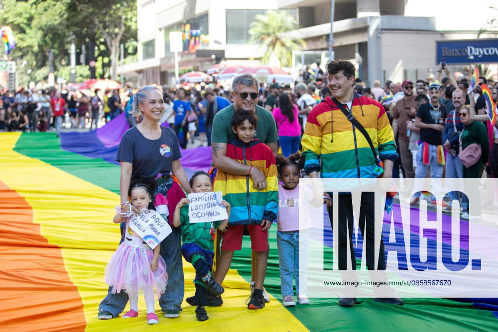 SaO PAULO, SP - 07.06.2026: 30 PARADA DO ORGULHO LGBT - The 30th Sao Paulo LGBT+ Pride Parade takes place throughout this Sunday (07) with gathering in front of MASP and route passing through Avenida Paulista and Rua Augusta. In an election year, the event adopts the theme "The street calls. The ballot box confirms", in reference to the legitimization of the community& 39;s struggles through the political vote. x2957750x RodileixMorais