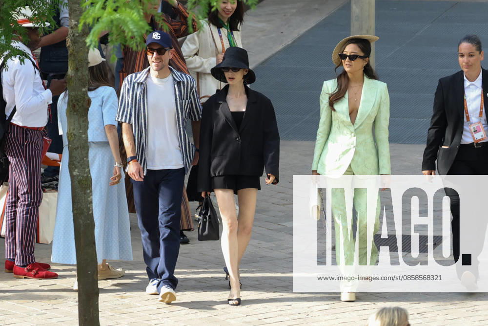 2026 French Open - Lily Collins In The Stands Day 15 NB Charlie McDowell, Lily Collins and Ashley Park during the 2026 French Open at Roland Garros on June 07, 2026 in Paris, France. Photo by Nasser Berzane ABACAPRESS.COM