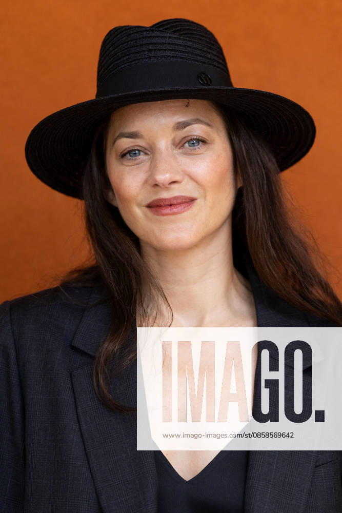 Marion Cotillard attending the 2026 French Open at Roland Garros in Paris, France, on June 7, 2026 Jacovides Moreau Bestimage Celebs attending the village photocall during the 2026 French Open at Roland Garros in Paris, France, on June 7, 2026 Paris France