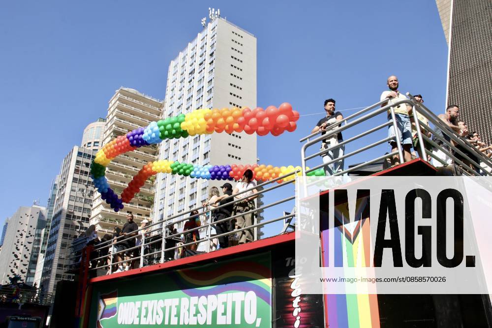 LGBT+ pride parade gathers a crowd on Paulista Avenue in Sao Paulo. Sao Paulo (SP), 07 06 2026 Cities Sao Paulo LGBT+ Pride Parade 2026 Large movement of participants, tourists and activists on Paulista Avenue during the 30th Sao Paulo LGBT+ Pride Parade, held this Sunday (7). The event brings together thousands of people in defense of diversity, the rights of the LGBT+ population and political participation, with a gathering in front of MASP and a parade of floats along the avenue.(Foto: Joel Romero Thenews2 imago images) LGBT+ pride parade gathers a crowd on Paulista Avenue in Sao Paulo.