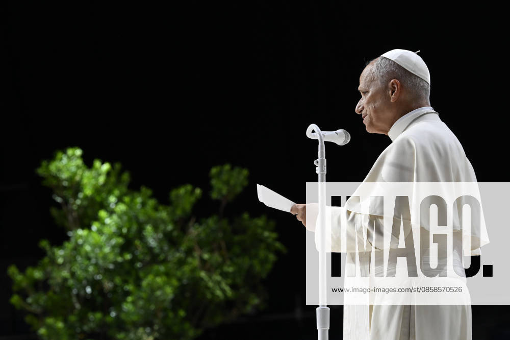 SPAIN - POPE LEO XIV DURING THE MEETING BUILDING NETWORKS WITH THE WORLD OF CULTUREM ART, ECONOMY AND SPORT AT THE MOVISTAR ARENA IN MADRID - 2026 6 7 Spain, Vatican, 2026 6 7 Leo XIV delivers a speech during the meeting Building networks with the world of Culture, Art, Economy and Sports at the Movistar Arena in Madrid - NO BOOKS