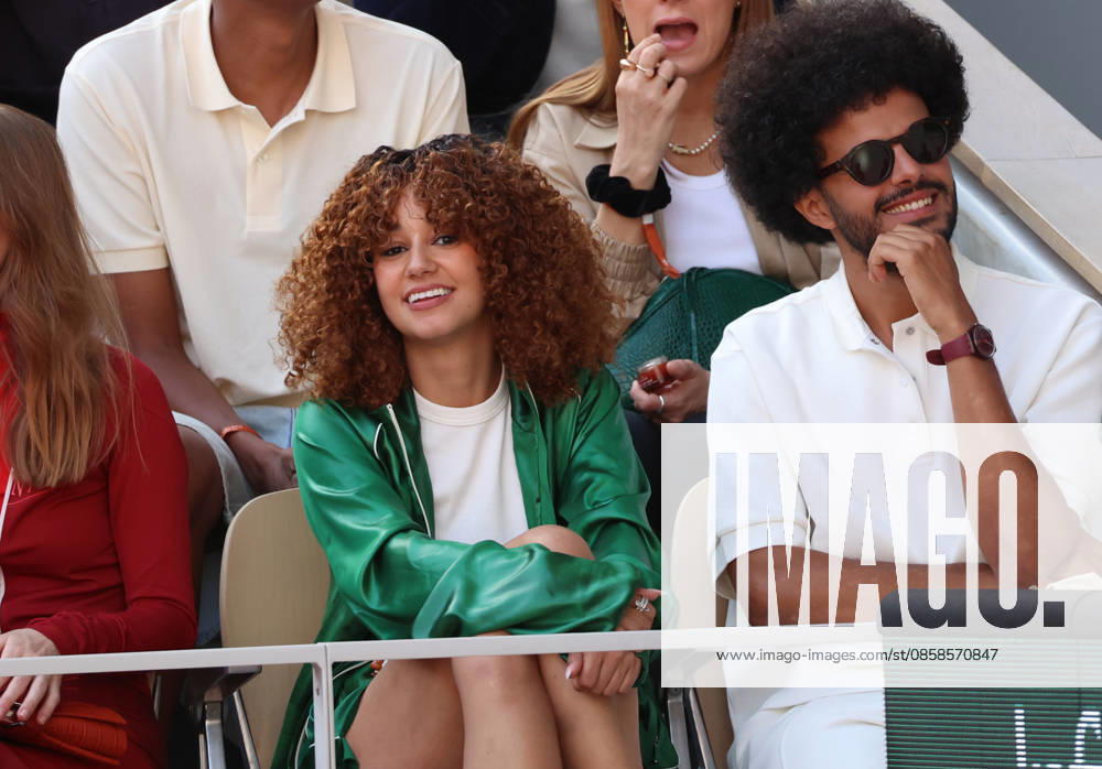 Roland Garros 2026 - Celebs Finale Cobolli vs Zverev Lena Mahfouf (Léna Situations) et Yassine El Alami - Célébrités dans les tribunes de Roland Garros pendant la finale homme de l Open de France de Tennis à Paris, le 7 juin 2026. Celebrities in the stands at Roland Garros stadium during the men s final of the French Open in Paris on June 7, 2026.