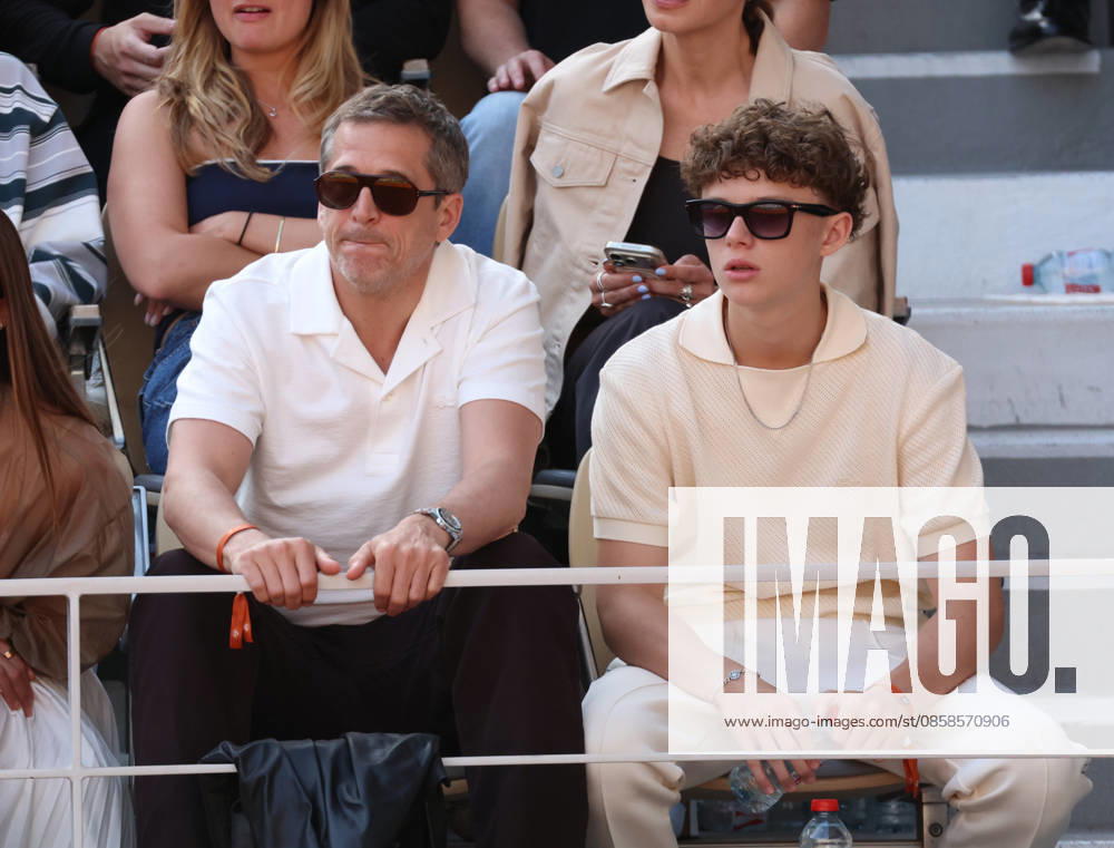 Roland Garros 2026 - Celebs Finale Cobolli vs Zverev Guillaume Canet et Marcel Canet - Célébrités dans les tribunes de Roland Garros pendant la finale homme de l Open de France de Tennis à Paris, le 7 juin 2026. Celebrities in the stands at Roland Garros stadium during the men s final of the French Open in Paris on June 7, 2026.