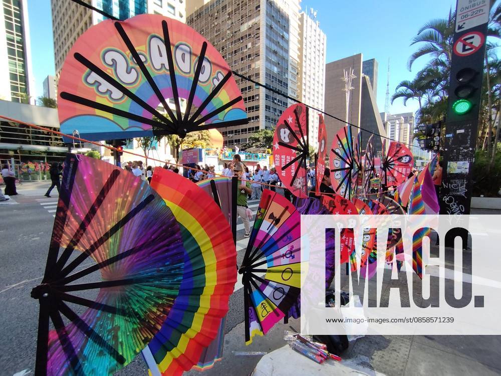 30th LGBT+ Pride Parade in Sao Paulo Sao Paulo (SP), 07 06 2026 Culture Shows Parades Movement of participants, children, activists, drag queens, transvestites and tourists on Avenida Paulista during the 30th Sao Paulo LGBT+ Pride Parade, held this Sunday (7). The event features shows by Gloria Groove, Pabllo Vittar, Melody and other artists who perform in defense of diversity, the rights of the LGBT+ population and political participation, with the gathering in front of MASP and a parade of floats along Avenida Paulista and Consolacao.(Foto: Leandro Chemalle Thenews2 imago images) 30th LGBT+ Pride Parade in Sao Paulo