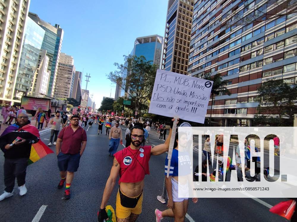 30th LGBT+ Pride Parade in Sao Paulo Sao Paulo (SP), 07 06 2026 Culture Shows Parades Movement of participants, children, activists, drag queens, transvestites and tourists on Avenida Paulista during the 30th Sao Paulo LGBT+ Pride Parade, held this Sunday (7). The event features shows by Gloria Groove, Pabllo Vittar, Melody and other artists who perform in defense of diversity, the rights of the LGBT+ population and political participation, with the gathering in front of MASP and a parade of floats along Avenida Paulista and Consolacao.(Foto: Leandro Chemalle Thenews2 imago images) 30th LGBT+ Pride Parade in Sao Paulo