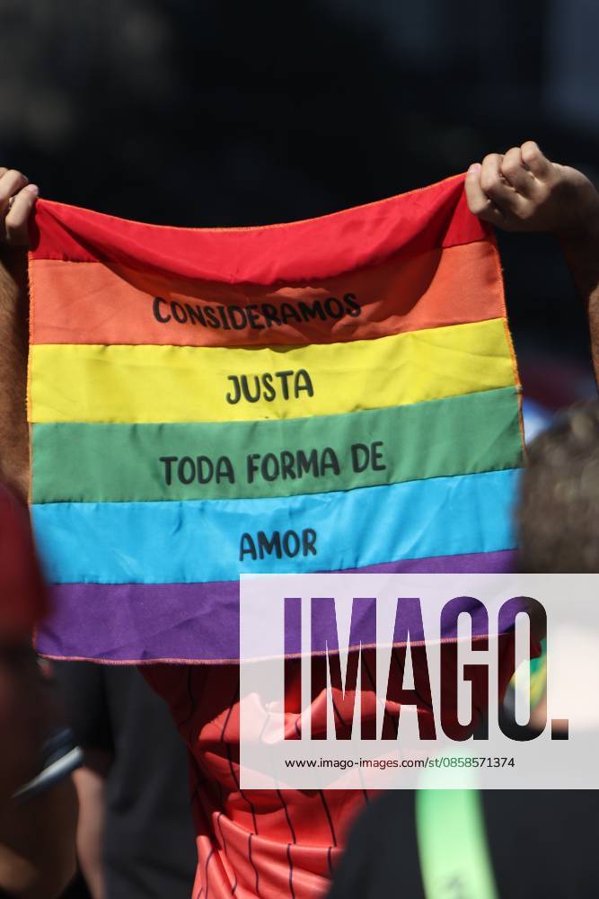 The 30th LGBT+ Pride Parade in Sao Paulo brings together thousands of people in Sao Paulo. Sao Paulo (SP), 07 06 2026 - LGBT+ Pride Parade SP Public participates in the 30th edition of the LGBT+ Pride Parade held on Avenida Paulista, in the central region of Sao Paulo, this Sunday (07). The event brings together thousands of people in celebration of diversity and the fight for the rights of the LGBT+ community.(Foto: Pedro Paulo Diaz Thenews2 imago images) The 30th LGBT+ Pride Parade in Sao Paulo brings together thousands of people in Sao Paulo.