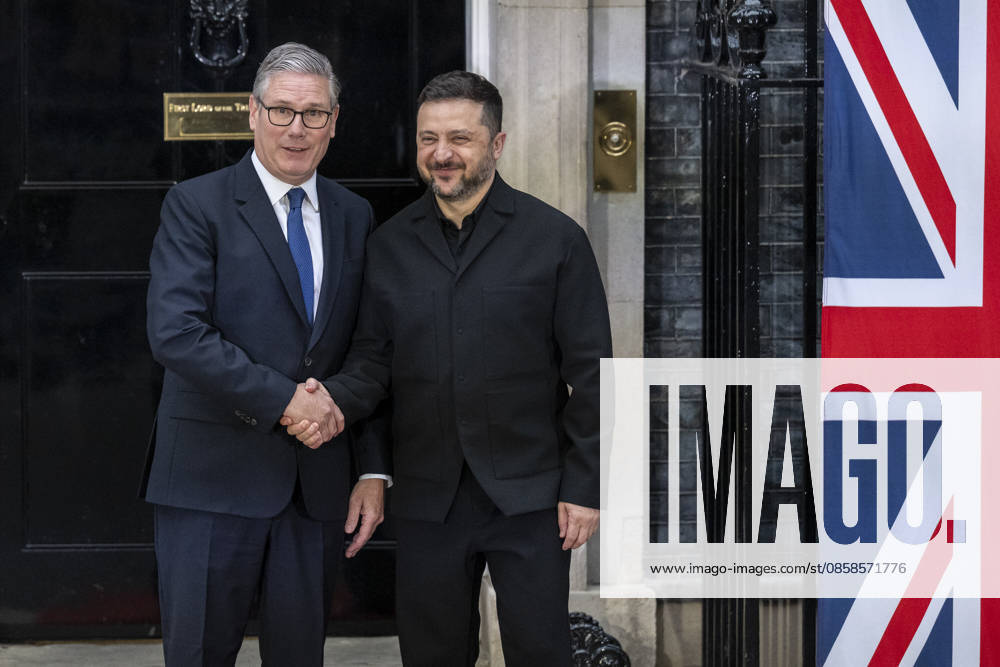 LONDON, UK. President of Ukraine Volodymyr Zelenskyy arrives in Downing Street for talks with Prime Minister Sir Keir Starmer alongside President of France Emmanuel Macron and Chancellor of Germany Friedrich Merz. The talks are to discuss ongoing European support and solidarity for Ukraine. London UK - ZUMAl94_ 20260607_zaf_l94_004