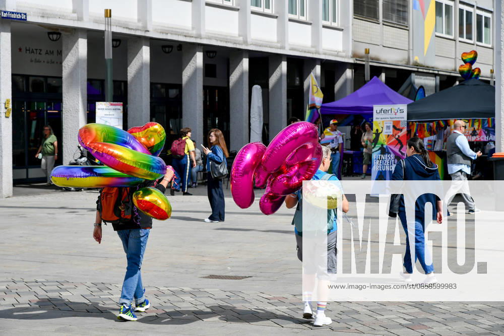 Deutschland, Baden-Wuerttemberg, Karlsruhe 08.06.2026, Deutschland, GER, Baden-Wuerttemberg, Karlsruhe im Bild Themenbild, CSD Karlsruhe 2026, Christopher Street Day, Karlsruhe Pride, LGBTQIA+, Pride, Vielfalt, Diversität, Gleichberechtigung, Akzeptanz, Toleranz, Sichtbarkeit, Queer Community, Love is Love, Regenbogenflagge, Pride Parade, Demonstration, Menschenrechte, Inklusion, Antidiskriminierung, Solidarität, Community, Empowerment, Gender Diversity, Trans Rights, Nonbinary, Lesbian, Gay, Bisexual, Queer, Ally, Pride Month, Straßenfest, Vielfalt feiern, Gleichstellung, Karlsruhe Events, Baden-Württemberg, bunt, laut, stolz, Liebe, Respekt, Freiheit, Zusammenhalt, Christopher Street Day Karlsruhe, CSD 2026, Pride Karlsruhe, Queere Si Deutschland, Baden-Wuerttemberg, Karlsruhe, 08.06.2026-6