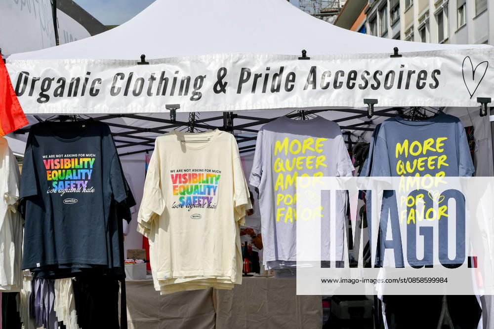 Deutschland, Baden-Wuerttemberg, Karlsruhe 08.06.2026, Deutschland, GER, Baden-Wuerttemberg, Karlsruhe im Bild Themenbild, CSD Karlsruhe 2026, Christopher Street Day, Karlsruhe Pride, LGBTQIA+, Pride, Vielfalt, Diversität, Gleichberechtigung, Akzeptanz, Toleranz, Sichtbarkeit, Queer Community, Love is Love, Regenbogenflagge, Pride Parade, Demonstration, Menschenrechte, Inklusion, Antidiskriminierung, Solidarität, Community, Empowerment, Gender Diversity, Trans Rights, Nonbinary, Lesbian, Gay, Bisexual, Queer, Ally, Pride Month, Straßenfest, Vielfalt feiern, Gleichstellung, Karlsruhe Events, Baden-Württemberg, bunt, laut, stolz, Liebe, Respekt, Freiheit, Zusammenhalt, Christopher Street Day Karlsruhe, CSD 2026, Pride Karlsruhe, Queere Si Deutschland, Baden-Wuerttemberg, Karlsruhe, 08.06.2026-9