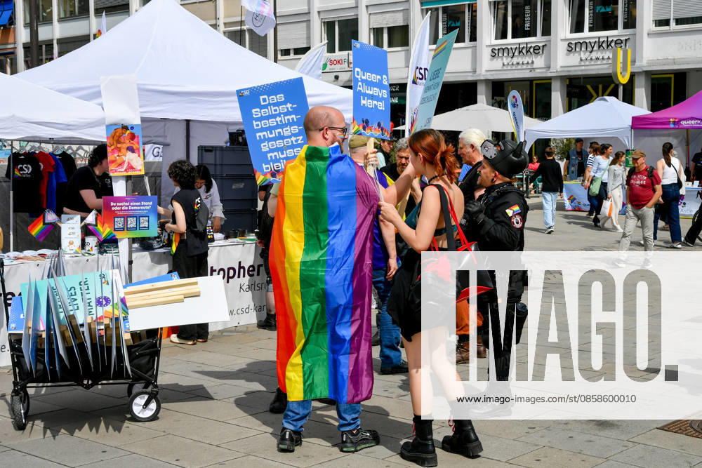 Deutschland, Baden-Wuerttemberg, Karlsruhe 08.06.2026, Deutschland, GER, Baden-Wuerttemberg, Karlsruhe im Bild Themenbild, CSD Karlsruhe 2026, Christopher Street Day, Karlsruhe Pride, LGBTQIA+, Pride, Vielfalt, Diversität, Gleichberechtigung, Akzeptanz, Toleranz, Sichtbarkeit, Queer Community, Love is Love, Regenbogenflagge, Pride Parade, Demonstration, Menschenrechte, Inklusion, Antidiskriminierung, Solidarität, Community, Empowerment, Gender Diversity, Trans Rights, Nonbinary, Lesbian, Gay, Bisexual, Queer, Ally, Pride Month, Straßenfest, Vielfalt feiern, Gleichstellung, Karlsruhe Events, Baden-Württemberg, bunt, laut, stolz, Liebe, Respekt, Freiheit, Zusammenhalt, Christopher Street Day Karlsruhe, CSD 2026, Pride Karlsruhe, Queere Si Deutschland, Baden-Wuerttemberg, Karlsruhe, 08.06.2026-11