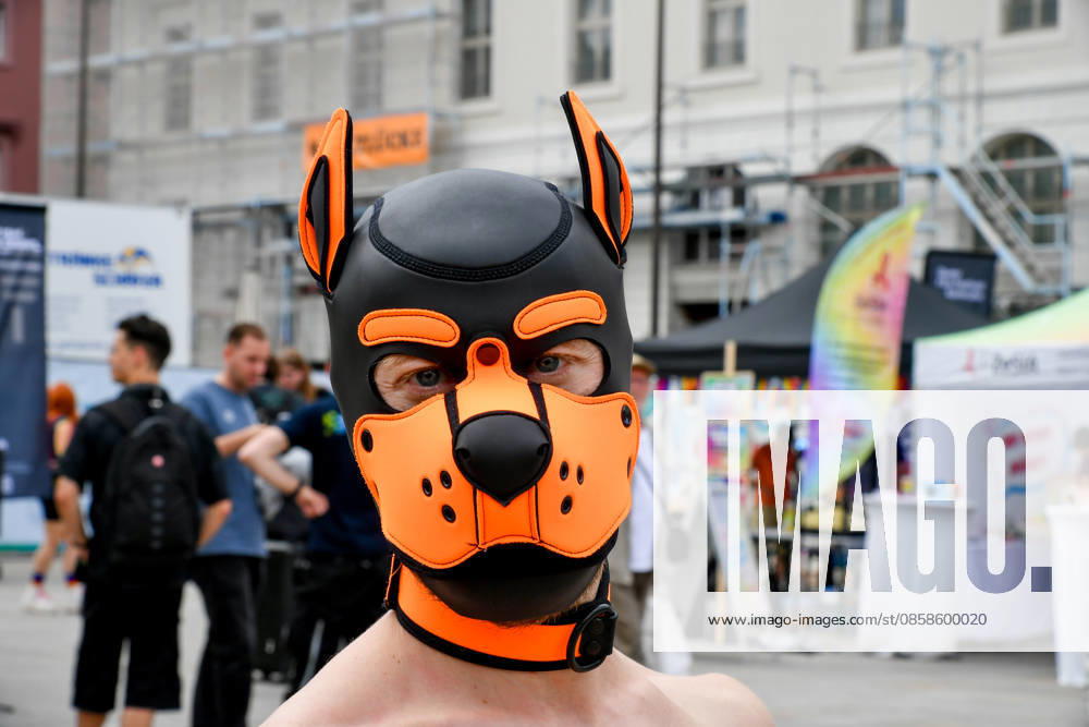 Deutschland, Baden-Wuerttemberg, Karlsruhe 08.06.2026, Deutschland, GER, Baden-Wuerttemberg, Karlsruhe im Bild Themenbild, CSD Karlsruhe 2026, Christopher Street Day, Karlsruhe Pride, LGBTQIA+, Pride, Vielfalt, Diversität, Gleichberechtigung, Akzeptanz, Toleranz, Sichtbarkeit, Queer Community, Love is Love, Regenbogenflagge, Pride Parade, Demonstration, Menschenrechte, Inklusion, Antidiskriminierung, Solidarität, Community, Empowerment, Gender Diversity, Trans Rights, Nonbinary, Lesbian, Gay, Bisexual, Queer, Ally, Pride Month, Straßenfest, Vielfalt feiern, Gleichstellung, Karlsruhe Events, Baden-Württemberg, bunt, laut, stolz, Liebe, Respekt, Freiheit, Zusammenhalt, Christopher Street Day Karlsruhe, CSD 2026, Pride Karlsruhe, Queere Si Deutschland, Baden-Wuerttemberg, Karlsruhe, 08.06.2026-16
