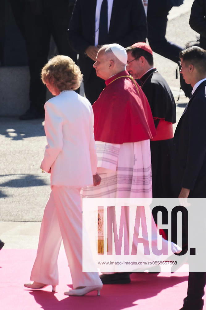 Pope Leo XIV (Papa Leon XVI, Robert Francis Prevost) attends flower offering to Nuestra Senora de la Almudena at Nuestra Senora de la Almudena Cathedral on June 8, 2026 in Madrid, Spain Madrid Spain - ZUMAg15_ 20260608_zaf_g15_098