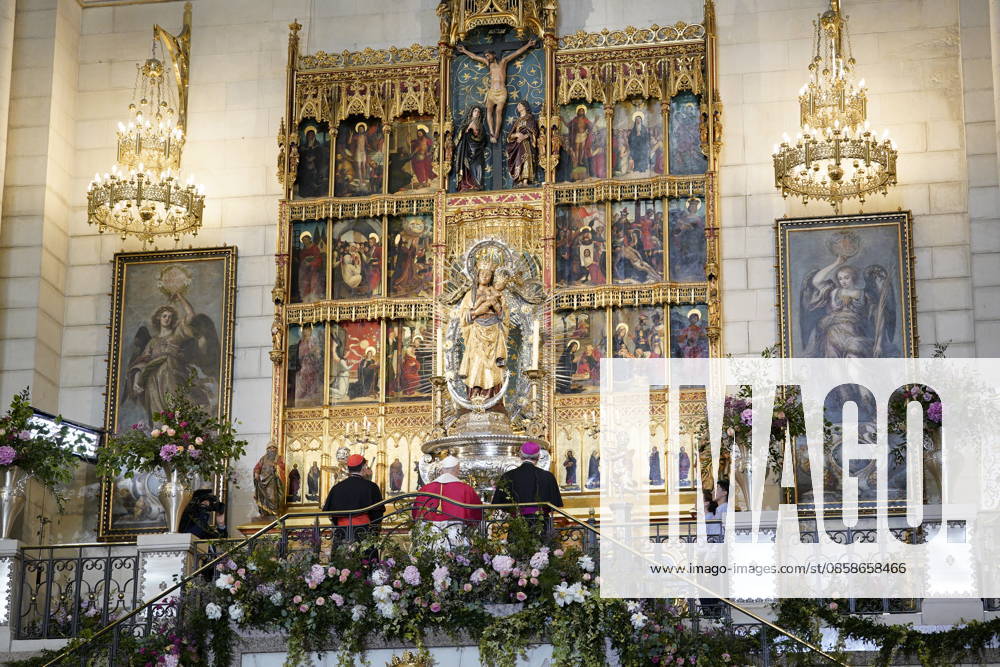 Pope Leo XIV presides a prayer in honor of the Virgin of Almudena in the Cathedral Pope Leo XIV during the prayer and homage to the Virgin of Almudena, in the Cathedral of Santa Maria de la Almudena, on June 8, 2026, in Madrid Spain After the prayer before the patron saint, the Pope has deposited at her feet the Golden Rose, a personal and exceptional recognition with which the Popes honor images of the Virgin, the Pope placed at her feet the Golden Rose, a personal and exceptional recognition with which the Pontiffs honor images of Virgins 08 JUNE 2026 POOL POPE LEÓN XIV MADRID CATHEDRAL ALMUDENA MADRID SPAIN PRAYER TO Pé Madrid Madrid Spain