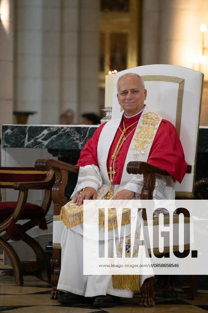 Pope Leo XIV presides a prayer in honor of the Virgin of the Almudena in the Cathedral Pope Leo XIV during the prayer and homage to the Virgin of the Almudena presided by Pope Leo XIV, in the Cathedral of Santa Maria de la Almudena, June 8, 2026, in Madrid Spain After the prayer before the patron saint, the Pope placed at her feet the Golden Rose, a personal and exceptional recognition with which the Popes honor images of Virgins 08 JUNE 2026 POPE LEON XIV MADRID CATHEDRAL ALMUDENA MADRID SPAIN PRAYER Fernando Sá Madrid Madrid Madrid Spain