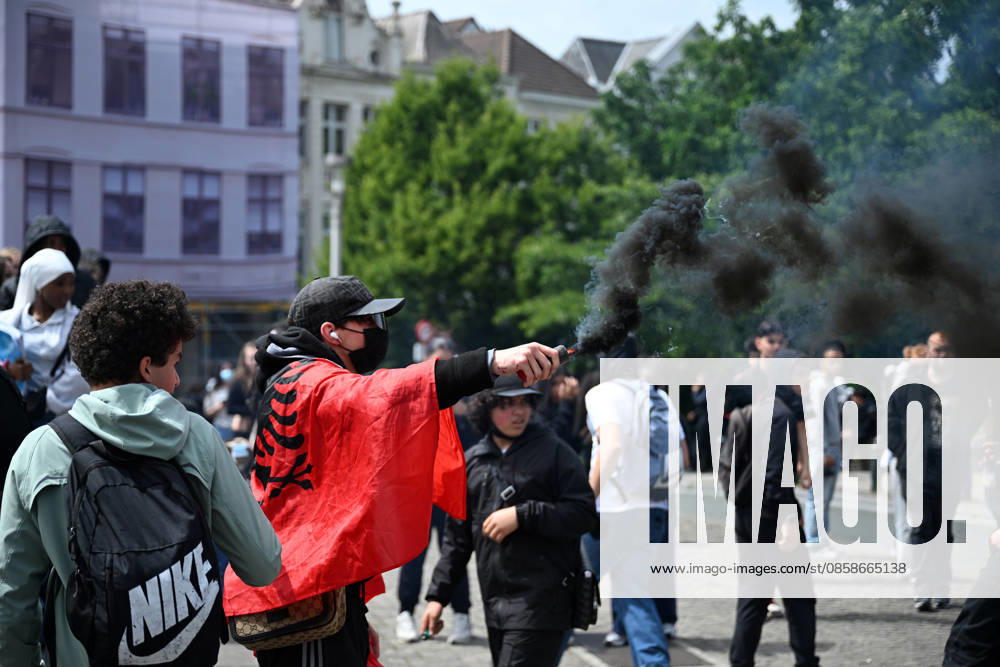 Students and Teachers stage protest against Education Reform in Brussels BRUSSELS, BELGIUM - JUNE 08: Protesters stage a demonstration against planned education sector reforms in Brussels, Belgium on June 08, 2026. Students and teachers gathered to voice their anger over austerity measures proposed by Valerie Glatigny, the Education Minister of Belgium s French Community, which include increasing higher education tuition fees. Dursun Aydemir Anadolu Brussels Belgium. Editorial use only. Please get in touch for any other usage.