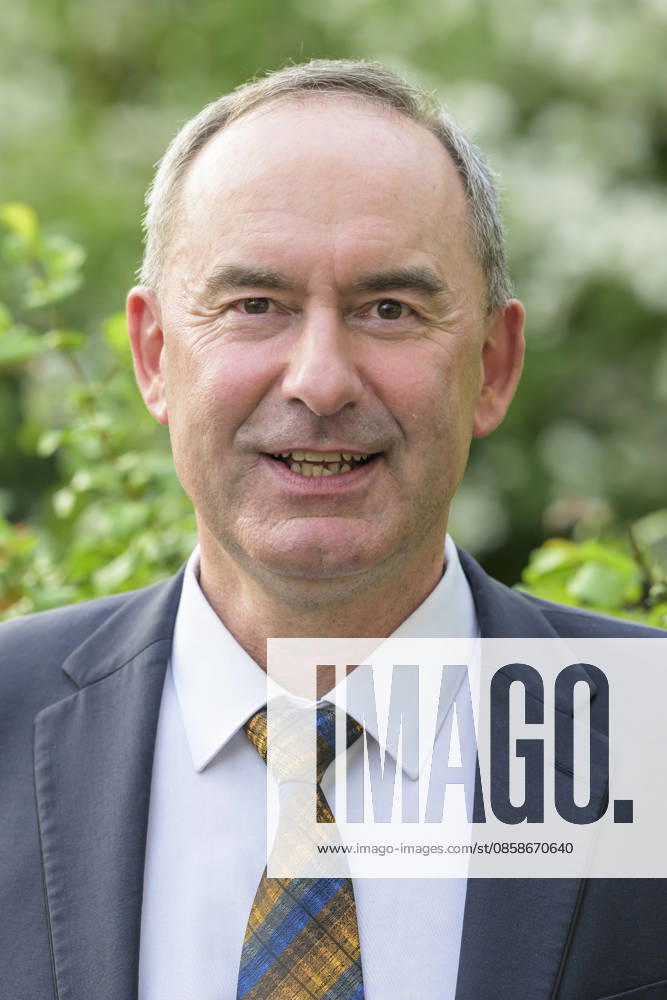 V l Hubert Aiwanger, Free Voters Bavarian Minister of Economic Affairs and Party Chairman , GER, Berlin, Studio, as a guest on Maischberger, political talk show, TV, format, with presenter Sandra Maischberger, Das Erste, from Adlershof Am Studio 20, 08 06 2026,