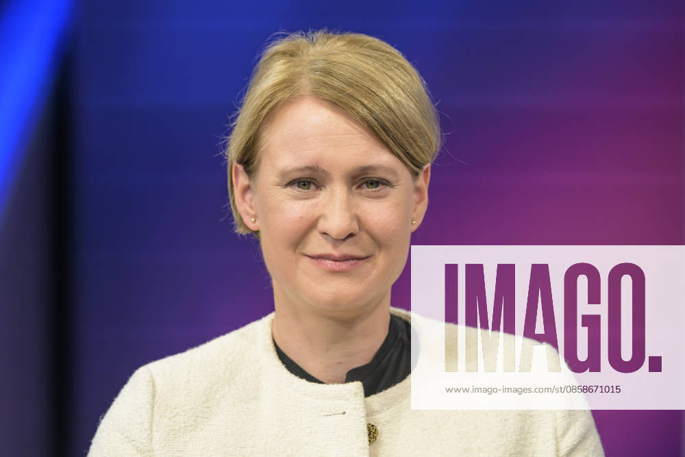 V l Jana Puglierin Security expert , GER, Berlin, Studio, guest on Maischberger, political talk show, TV, format, with presenter Sandra Maischberger, Das Erste, from Adlershof Am Studio 20, 08 06 2026,