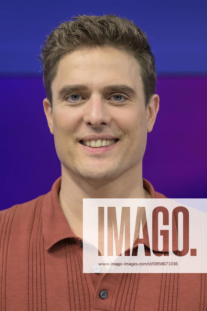 V l Constantin Schreiber Axel Springer , GER, Berlin, Studio, guest on Maischberger, political talk show, TV, format, with presenter Sandra Maischberger, Das Erste, from Adlershof Am Studio 20, 08 06 2026,