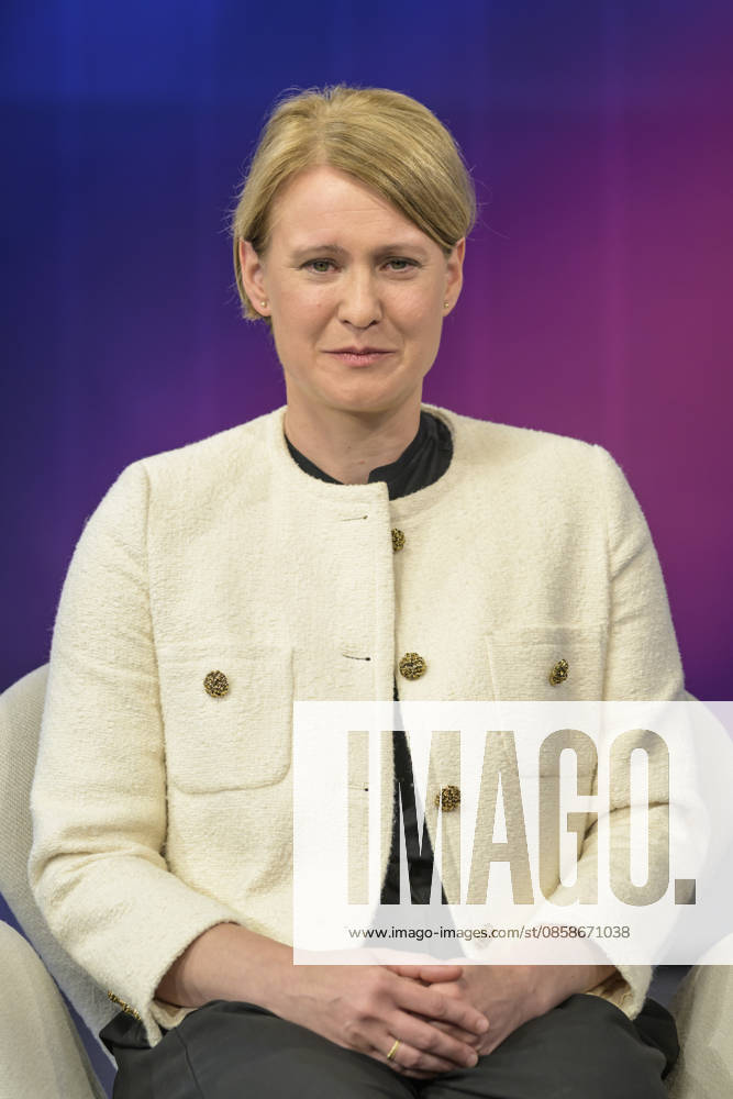 V l Jana Puglierin Security expert , GER, Berlin, Studio, guest on Maischberger, political talk show, TV, format, with presenter Sandra Maischberger, Das Erste, from Adlershof Am Studio 20, 08 06 2026,
