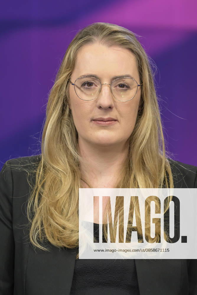 V l Katharina Dröge, Bündnis˜90 Die Grünen parliamentary group leader , GER, Berlin, Studio, as a guest on Maischberger, political talk show, TV, format, with presenter Sandra Maischberger, Das Erste, from Adlershof Am Studio 20, 08 06 2026,