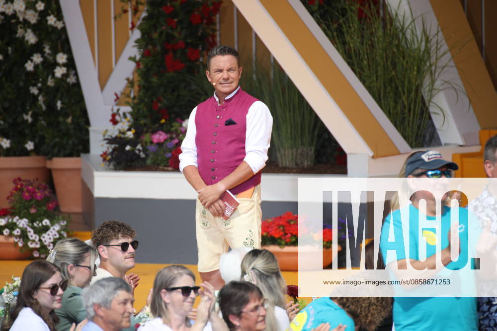 Stefan Mross on the ARD TV show Immer wieder sonntags at Europa Park Rust