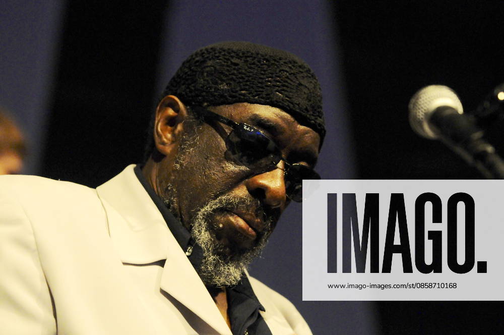 Der amerikanische Jazz-Gitarrist James Blood Ulmer beim 41. Moers Festival 2012. The American jazz guitarist James Blood Ulmer at the 41. Moers Festival 2012. Moers NRW DEU;DE;GERMANY;DEUTSCHLAND;ALLEMAGNE