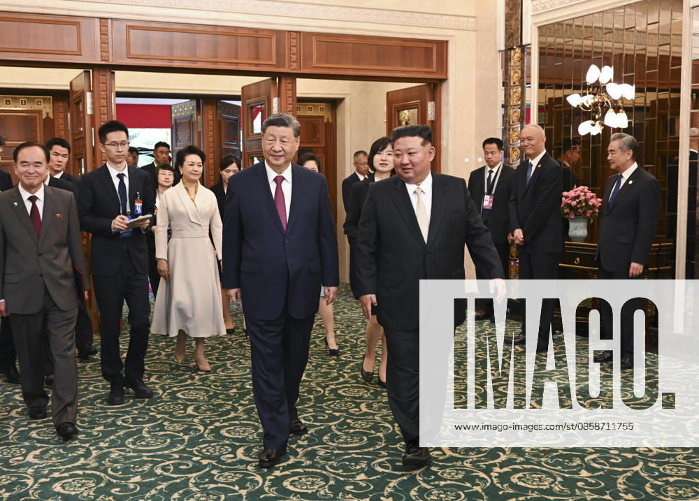 (260609) -- PYONGYANG, June 9, 2026 -- Xi Jinping, general secretary of the Communist Party of China Central Committee and Chinese president, and his wife Peng Liyuan attend the luncheon hosted by Kim Jong Un, general secretary of the Workers Party of Korea and president of the State Affairs of the Democratic People s Republic of Korea (DPRK), and Kim s wife Ri Sol Ju, in Pyongyang, the DPRK, June 9, 2026. ) DPRK-PYONGYANG-CHINA-XI JINPING-KIM JONG UN-LUNCHEON XiexHuanchi