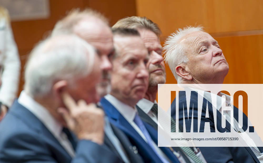 Eddie Wilson Brendan Nelson Aviation Summit EUR, Germany, Berlin, 09 06 2026 Visitors listen to Katharina Reiches speech On the day before ILA26, decision-makers from international aviation politics, industry, science and finance will meet at th