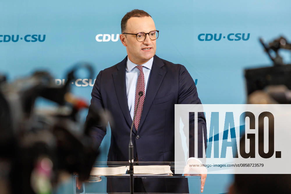 Statement before the CDU CSU parliamentary group meeting CDU CSU parliamentary group leader Jens Spahn speaks during a statement before the parliamentary group meetings on 09 06 2026 in Berlin Berlin Berlin Germany Reichstag