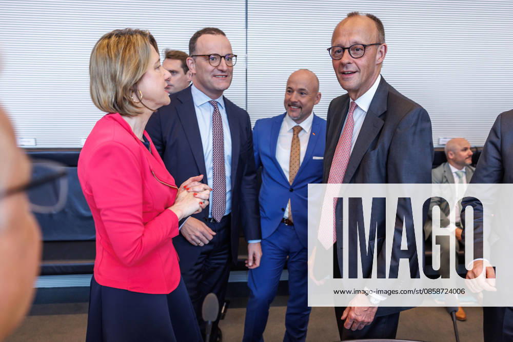 Parliamentary group meeting CDU CSU Friedrich Merz CDU at a parliamentary group meeting on 9 06 2026 in Berlin Berlin Berlin Germany Bundestag