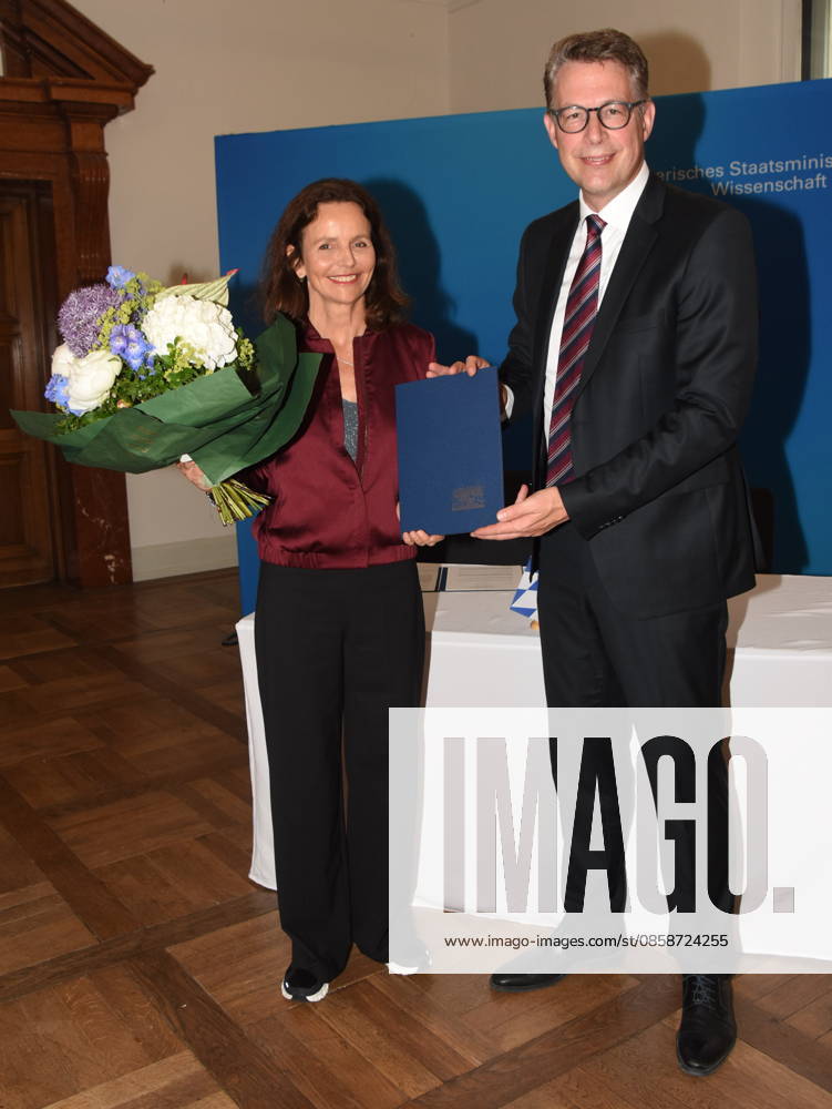 Prof. Amelie Nidermeyer Director Indendin New President of the Bavarian Theater Academy August Everding Science and Arts Minister Markus Blume Munich 09 06 2026 Salvatorplatz Bavarian State Ministry of Science and the Arts Announcement of the new presidency of the Bavarian Theater Academy August Everding Photo Munich