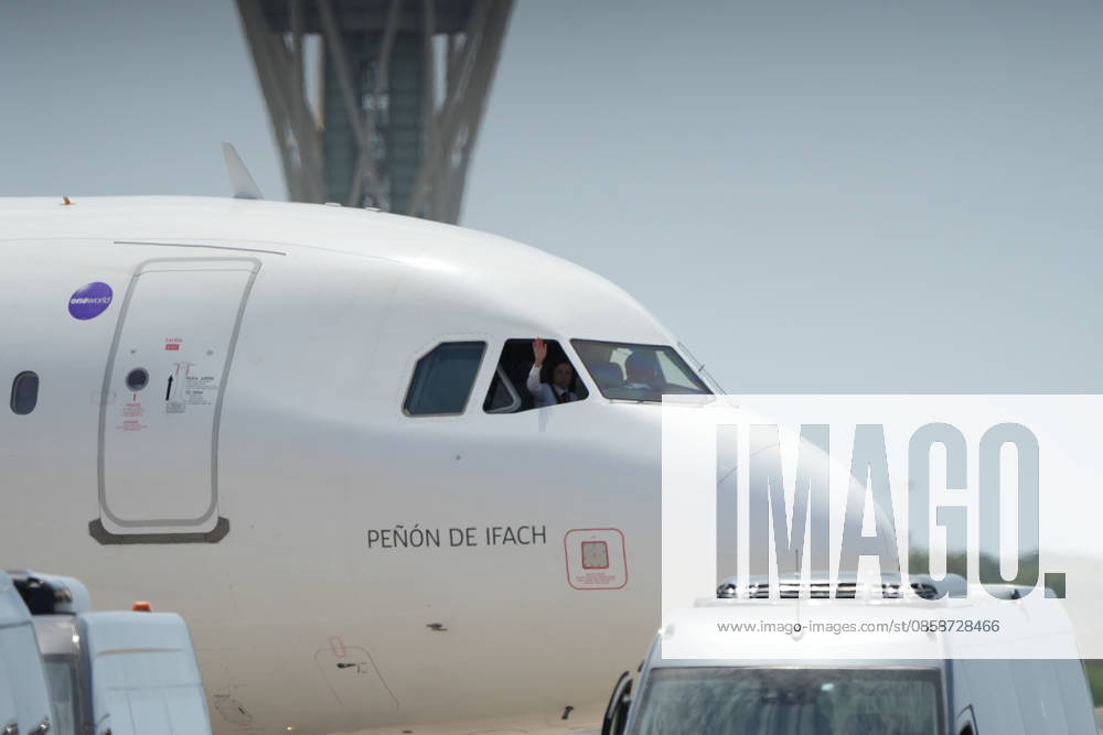 Pope Leo XIV arrives in Barcelona Arrival of Pope Leo XIV at Josep Tarradellas Barcelona El Prat International Airport, June 9, 2026, in Barcelona, Catalonia Spain Pope Leo XIV continues his trip through Spain after three intense days in the capital and arrives in Barcelona where he has a busy schedule between today and tomorrow, June 10, which includes the commemoration of the centenary of the death of Antoni Gaudi and the blessing and inauguration of the Tower of Jesus Christ in the Basilica of the Sagrada Familia 09 JUNE 2026 Barcelona Catalunya Barcelona Catalunya Catalunya Spain