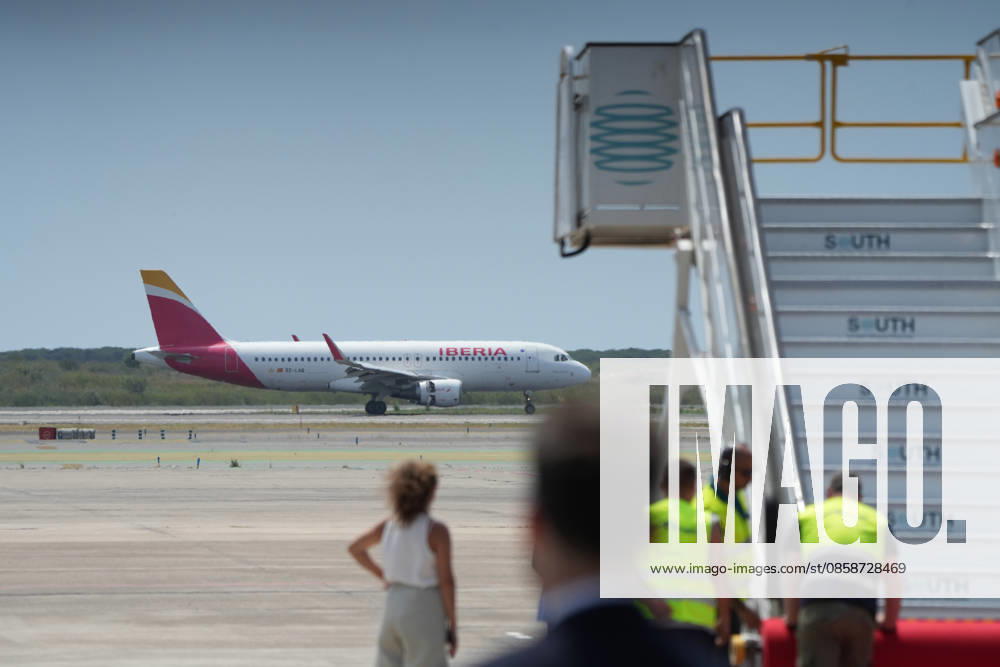 Pope Leo XIV arrives in Barcelona Arrival of Pope Leo XIV at Josep Tarradellas Barcelona El Prat International Airport, June 9, 2026, in Barcelona, Catalonia Spain Pope Leo XIV continues his trip through Spain after three intense days in the capital and arrives in Barcelona where he has a busy schedule between today and tomorrow, June 10, which includes the commemoration of the centenary of the death of Antoni Gaudi and the blessing and inauguration of the Tower of Jesus Christ in the Basilica of the Sagrada Familia 09 JUNE 2026 Barcelona Catalunya Barcelona Catalunya Catalunya Spain