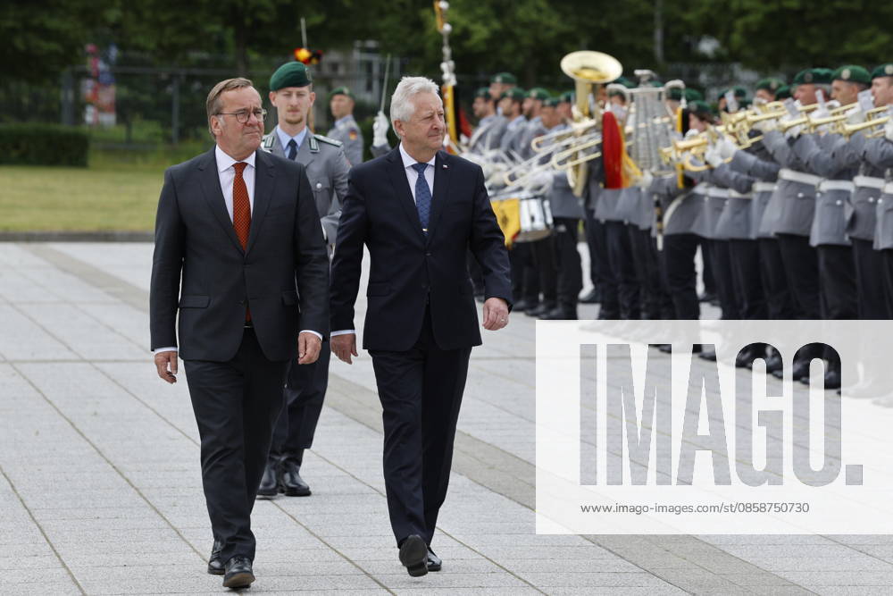 Pistorius , Zůna Inaugural visit Defense Minister Pistorius receives Czech counterpart Zůna , on 09 06 2026 in Berlin, Berlin Bendlerblock, Bundeswehr, , Germany