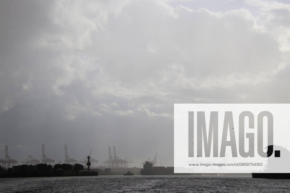 A storm front passes over the port of Hamburg