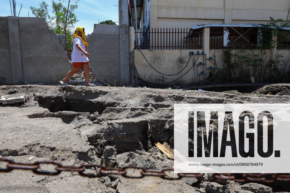 Nearly 88,000 affected by 7.8-magnitude quake, 22,690 remain displaced in Southern Philippines GENERAL SANTOS, PHILIPPINES – JUNE 10: Displaced residents walk along cracked roads in a residential area following a deadly earthquake in General Santos, Philippines, on June 10, 2026. Nearly 88,000 people across southern Mindanao have been affected by a magnitude 7.8 earthquake that struck southern Philippines on June 8, while more than 22,000 remain displaced as aftershocks continue, according to government and NGO figures. The quake has killed dozens of people, damaged infrastructure and homes, and caused residential buildings and poorly constructed houses to collapse, making it the strongest earthquake to hit the disaster-prone Southeast Asia