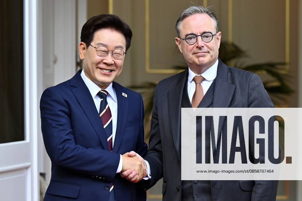 South Korean President Lee Jae Myung and Prime Minister Bart De Wever pose for the photographer at the start of their diplomatic meeting in Brussels, Wednesday 10 June 2026. ERICxLALMAND 176948483